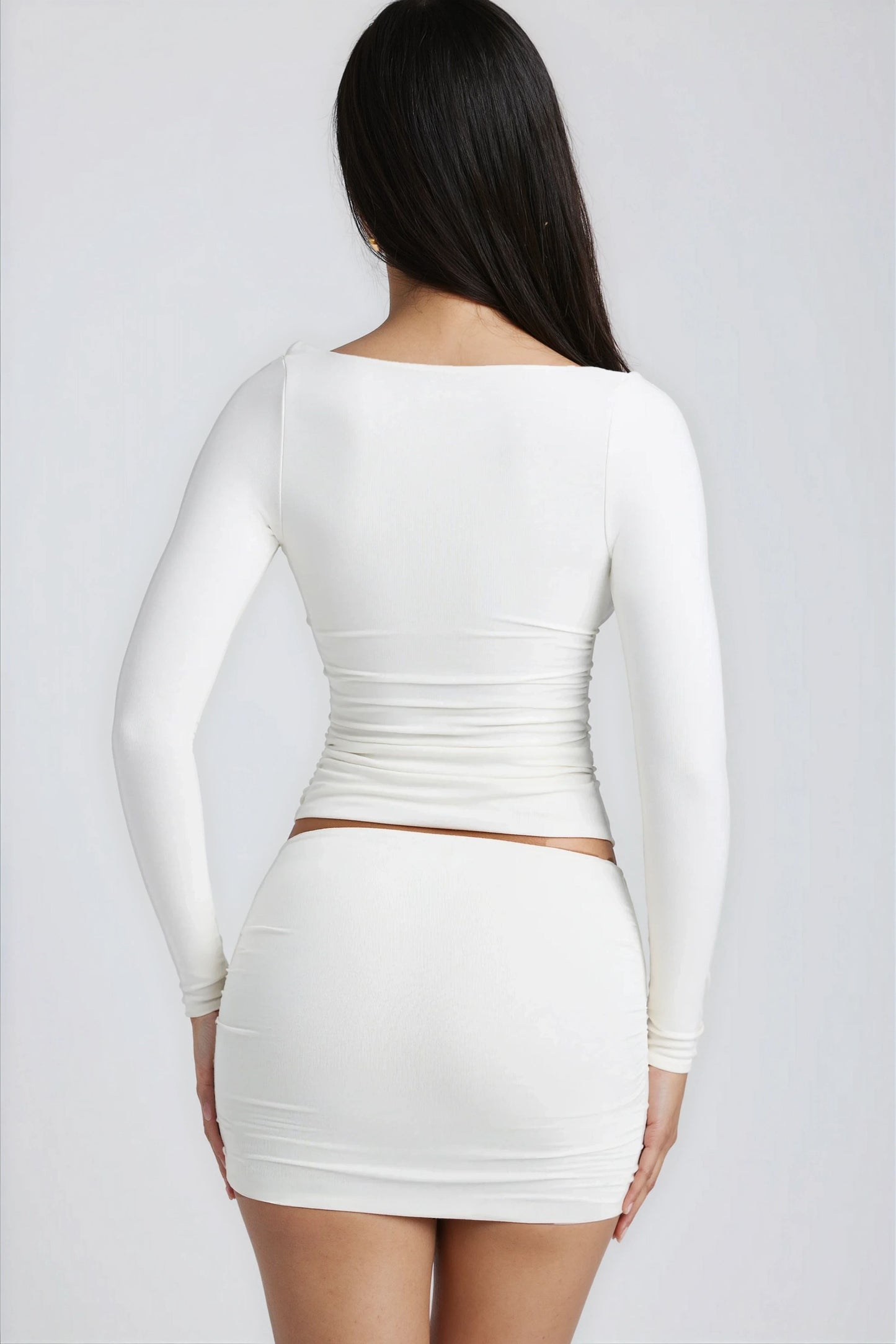 CALI CONTOUR V-NECK TOP