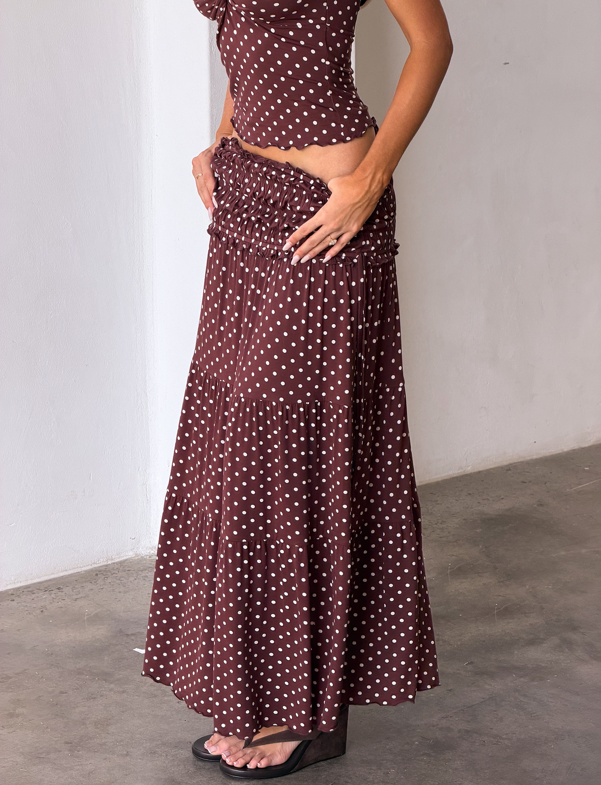 BROWN DOT